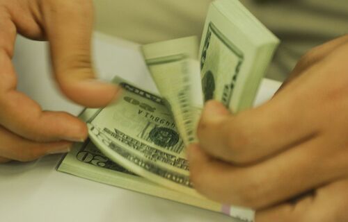 O dólar sobe, a bolsa cai - e a explicação sempre vem depois