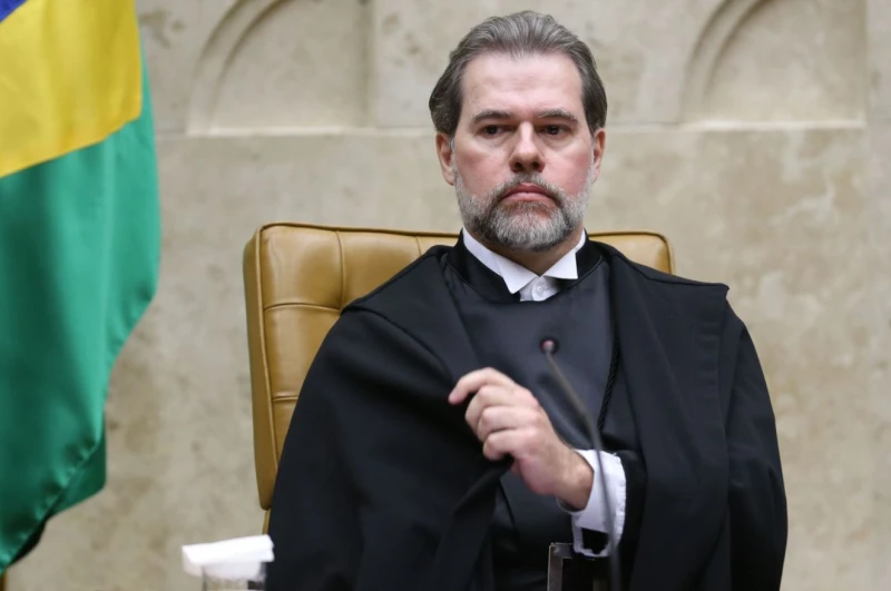 Novo volta a acionar PGR e PF contra Toffoli por suposta interferência no caso Master