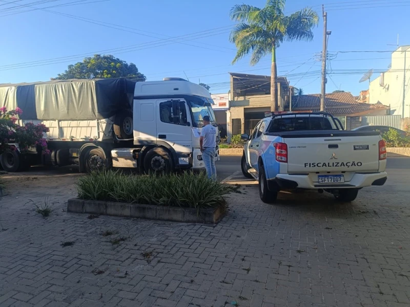Operação flagra transporte irregular de pimenta-do-reino e café no Norte do ES