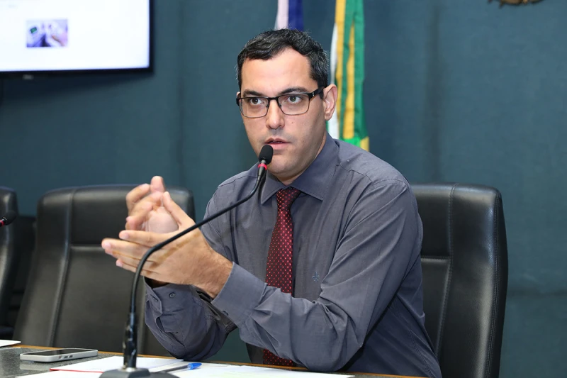 Projeto obriga hospitais a avisar alta de recém-nascidos