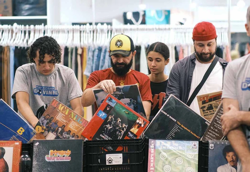 Sábado tem edição de verão da Feira Capixaba do Vinil