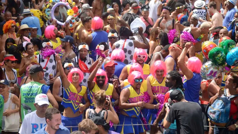 Carnaval 2026 deve movimentar até R$ 19 bilhões no turismo