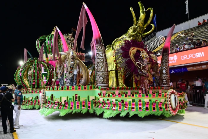 Imperatriz do Forte encerra a noite com celebração da cultura negra