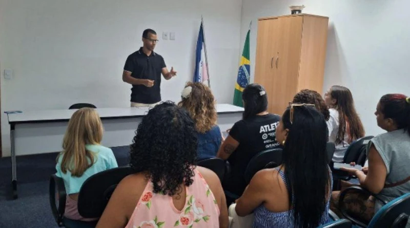 Procon de Vila Velha intermedeia conflito após fechamento de escola técnica no município