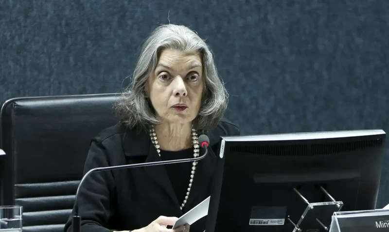 Cármen Lúcia fixa regras para juízes nas eleições