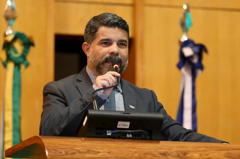 Deputado pede reajuste em auxílio para tratamento fora do estado