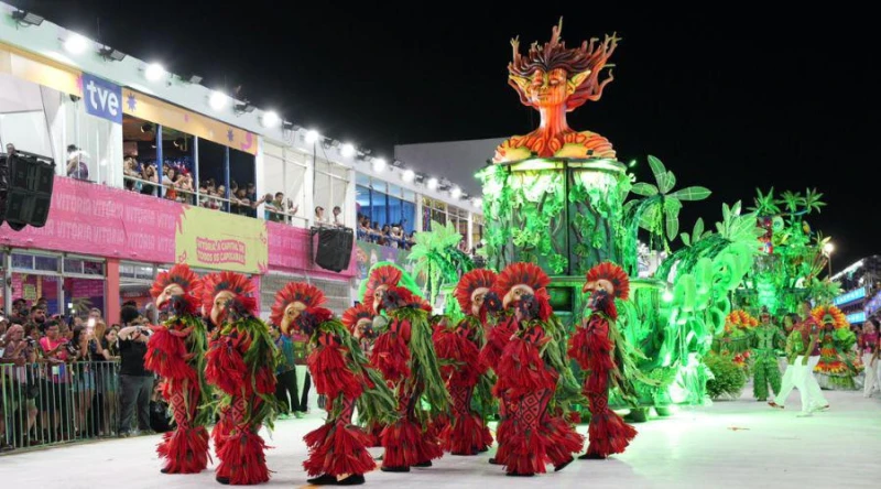 Mocidade Unida da Glória conquista décimo título no Carnaval de Vitória 2026