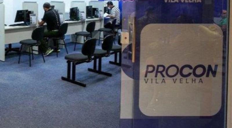 Procon orienta alunos a buscar Justiça após mudança de escola