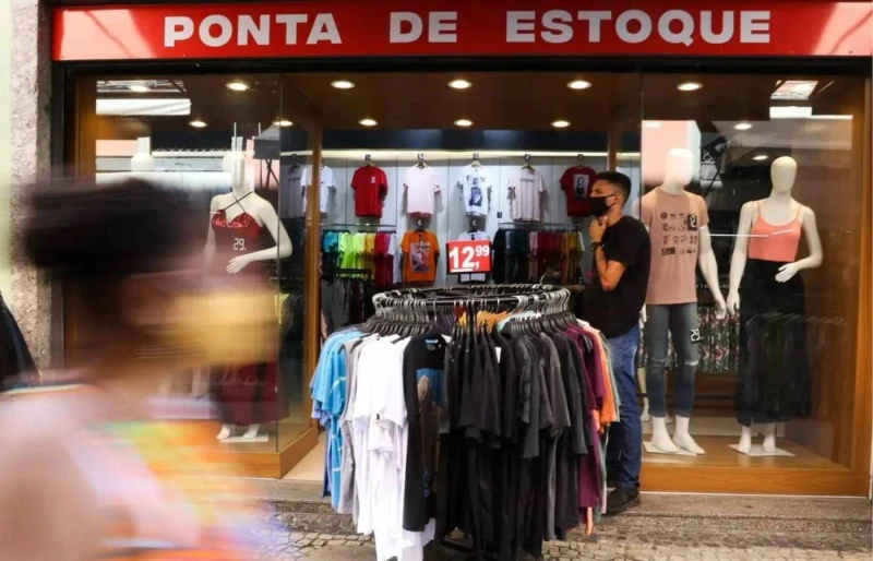 Manifesto critica regra sobre trabalho em feriados