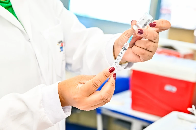 Vitória inicia vacinação contra dengue com nova dose