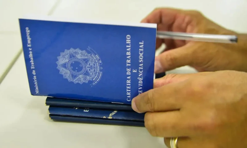 Fim da escala 6x1 pode cortar 638 mil vagas