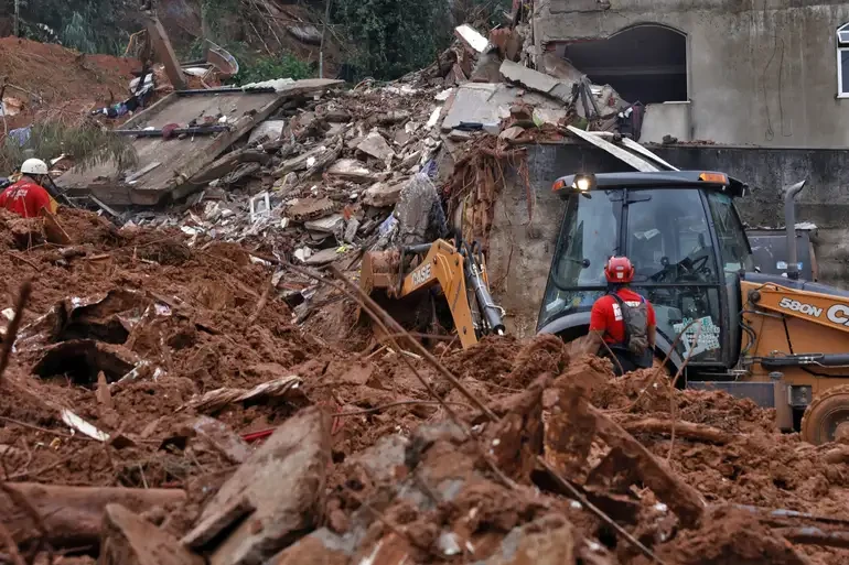 Chuvas deixam 64 mortos na Zona da Mata