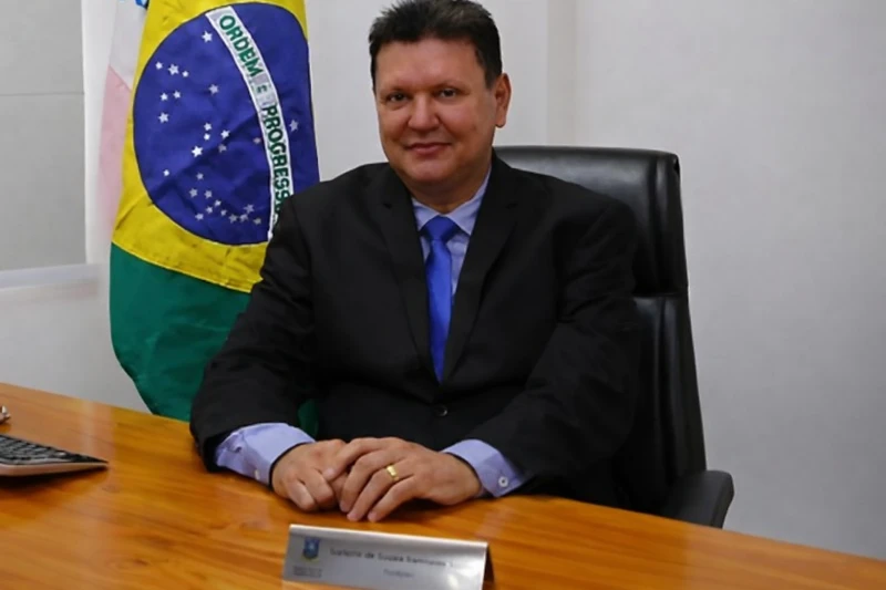 Euclério desiste e viabiliza candidatura de Da Vitória ao Senado
