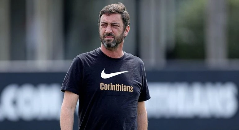 Justiça acata denúncia e ex-presidente Duílio se torna réu no caso dos cartões do Corinthians