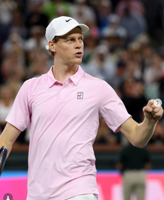 Sinner se rende a João Fonseca após vitória apertada em Indian Wells: 'Talento incrível'