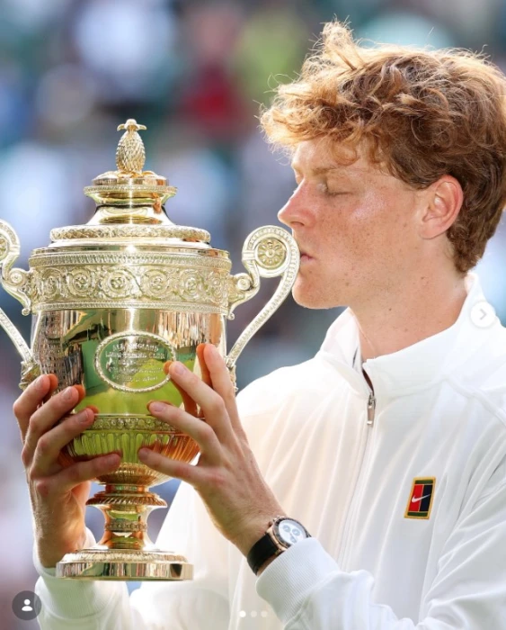 Sinner bate Medvedev, ganha título em Indian Wells e se aproximna de Alcaraz no ranking mundial