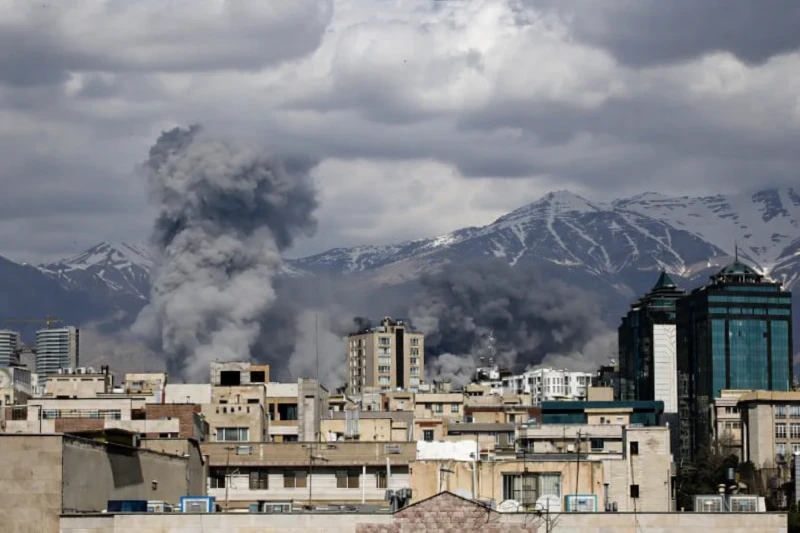 Irã e Israel lançam novos ataques no 18º de guerra no Oriente Médio