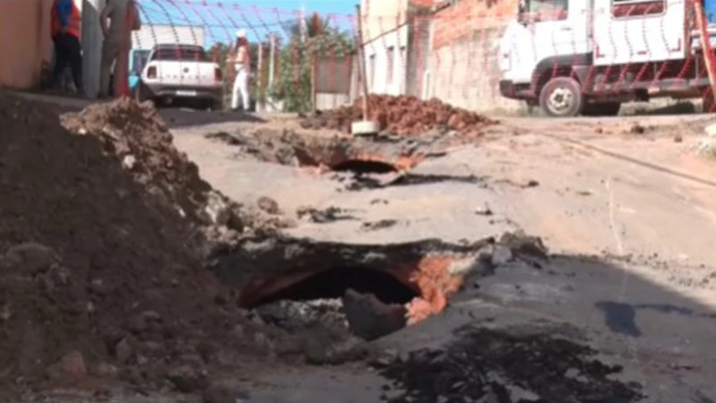 Obras da Cesan geram falhas e revolta em Guarapari
