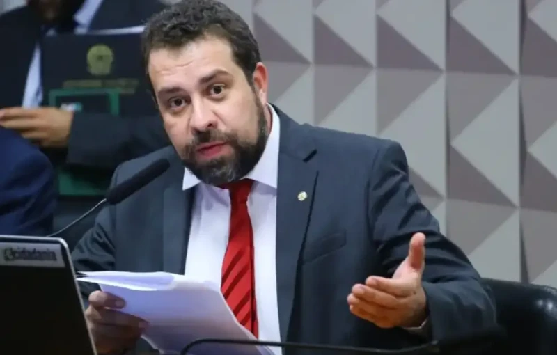 Boulos vê risco de PEC da escala 6x1 travar no Senado