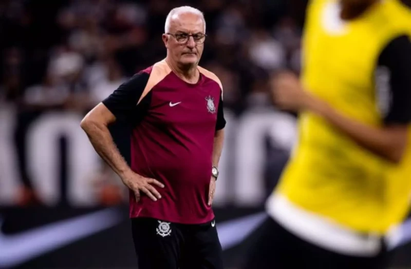 Dorival não desanima com empate sem gols e sexto jogo sem vitória do Corinthians: 'Melhora'