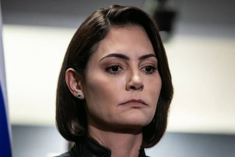 Michelle celebra domiciliar de Bolsonaro após encontro com Moraes