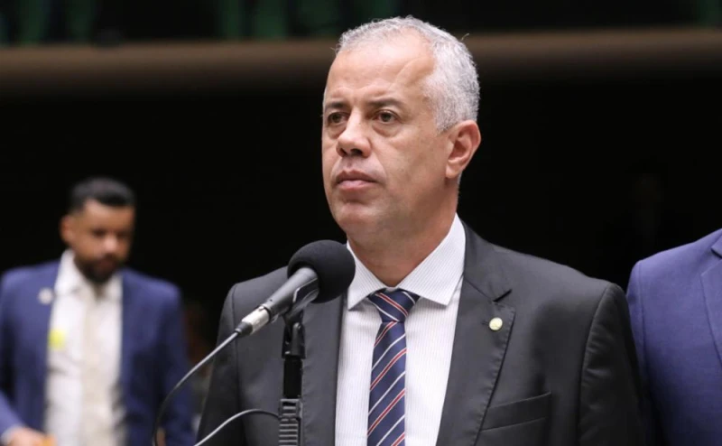 Evair de Melo deixa o Progressista e se filia ao Republicanos de Pazolini