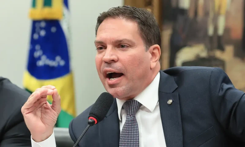 Ramagem é solto nos EUA após dois dias preso