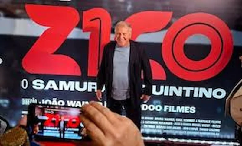 Zico leva futebol ao cinema e mobiliza fãs em SP