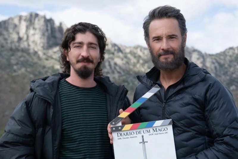 'O Diário de um Mago', de Paulo Coelho, começa a ser filmado com Santoro e Johnny Massaro