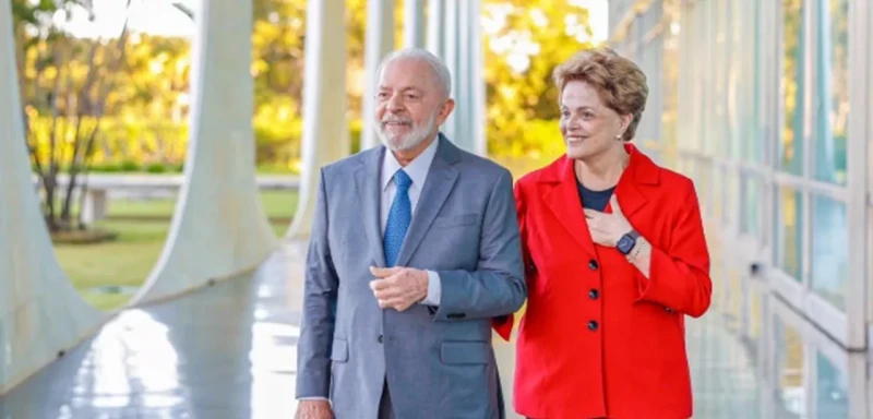 Lula recebe Dilma em jantar no Alvorada