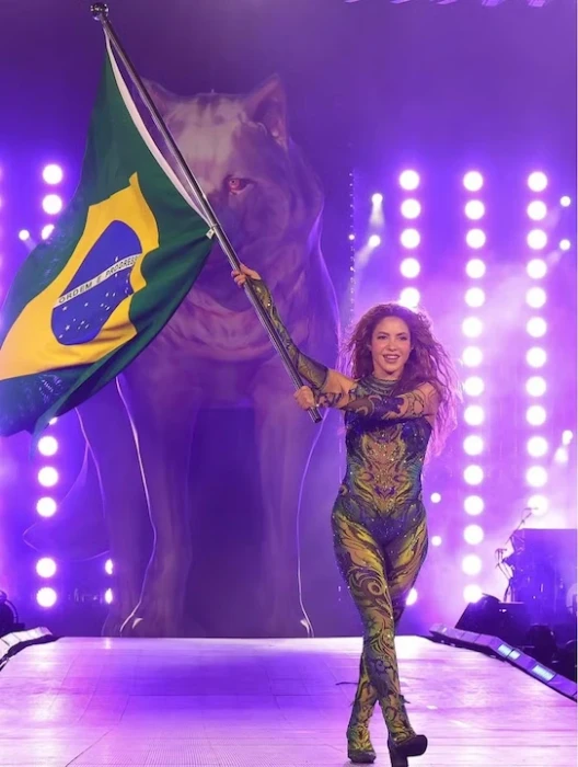 Shakira agradece público após show no Rio e emociona fãs