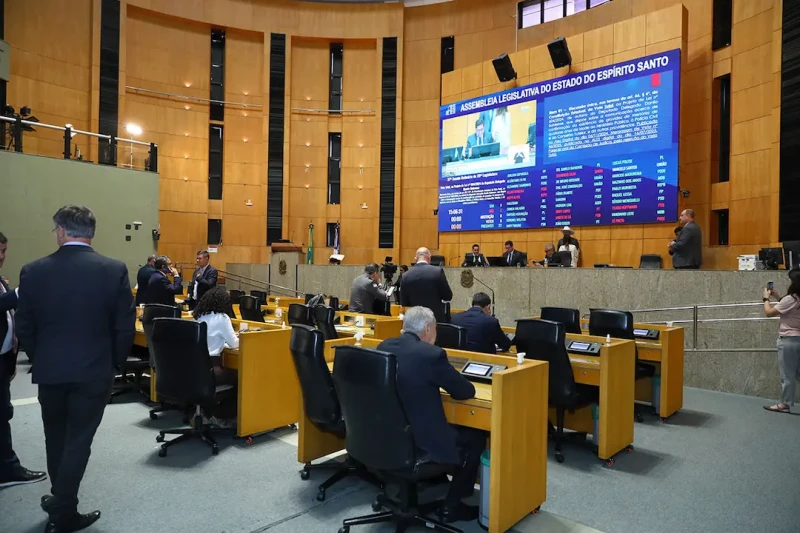 ES aprova notificação de gravidez de menores