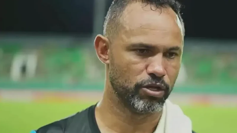 Goleiro Bruno é preso após ser localizado pela PM no Rio