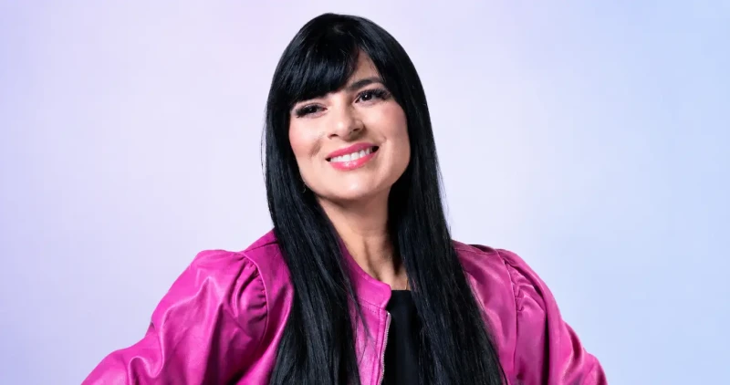 Fernanda Brum celebra 30 anos de carreira em show gratuito em Cariacica