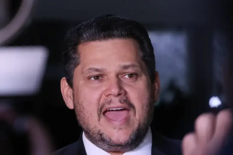 Senado vota PEC de R$ 30 bilhões em meio a tensão com o governo