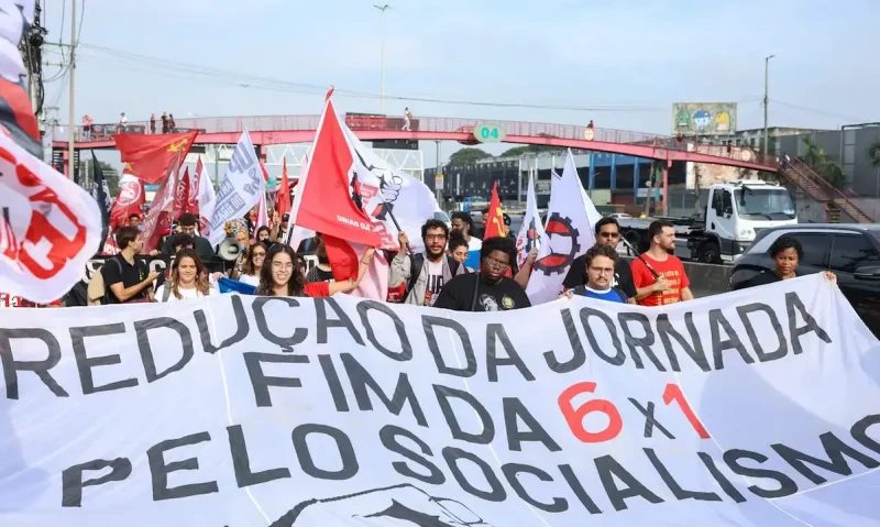 Atos pelo fim da escala 6x1 pressionam Senado a votar PEC