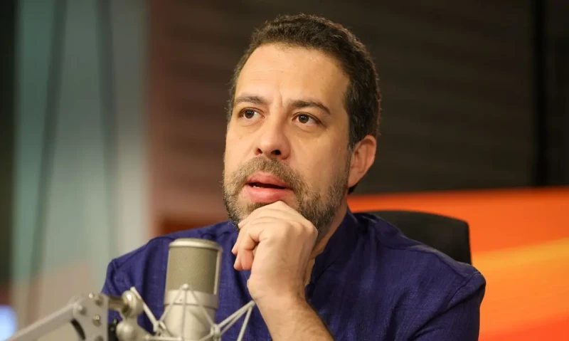 Boulos critica bancos e pressão contra o fim da escala 6x1