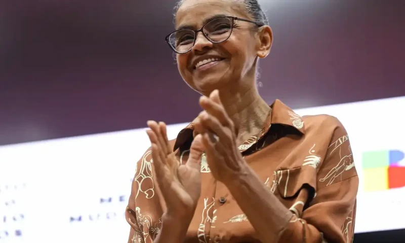 Marina Silva recebe mais alta condecoração da França em Brasília