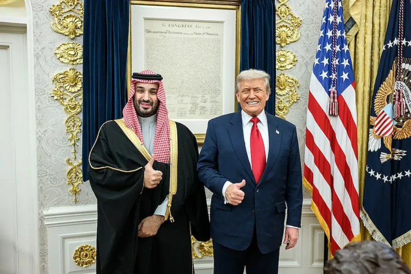 Acordo nuclear entre EUA e Arábia Saudita levanta críticas sobre duplo padrão