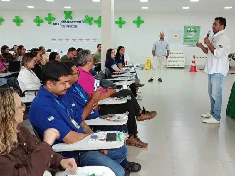 Presidente Kennedy capacita servidores para prevenção de acidentes e riscos no trabalho