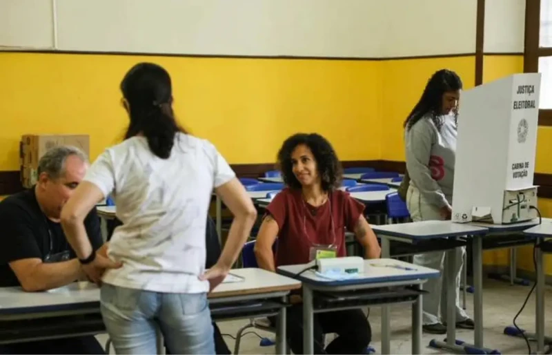 Homens são mais influenciados que mulheres na decisão do voto, aponta pesquisa
