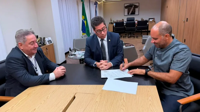 Assembleia do ES reabre restaurante após seis anos