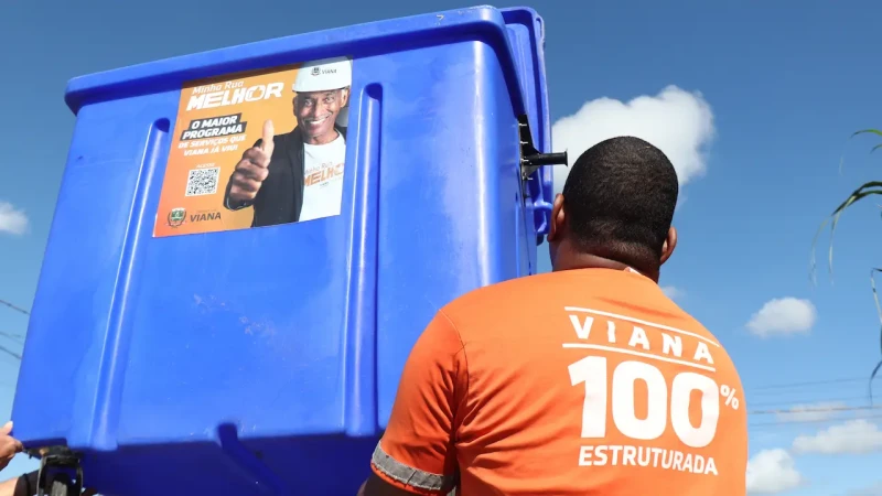 Vandalismo destrói caixas de lixo e causa prejuízo em Viana