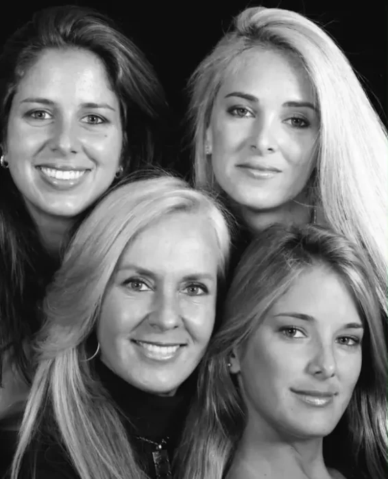 Helô Pinheiro posta foto com as três filhas e semelhança chama atenção