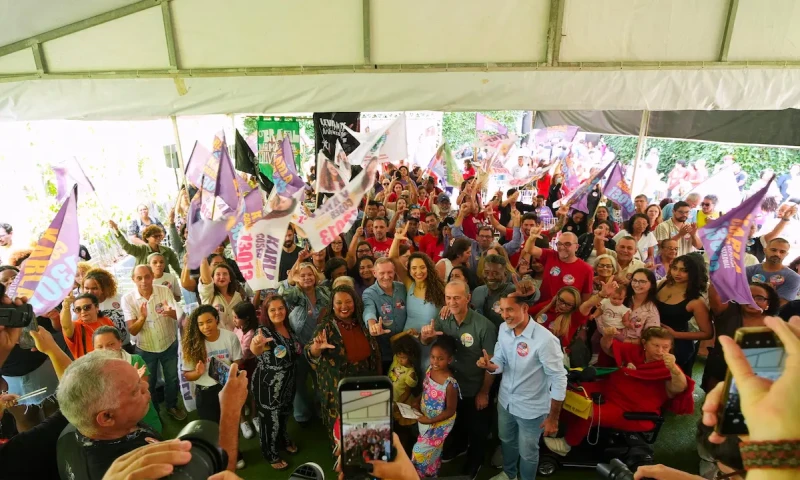 Karla Coser lança candidatura a deputada estadual e reúne mais de 600 apoiadores em Vitória