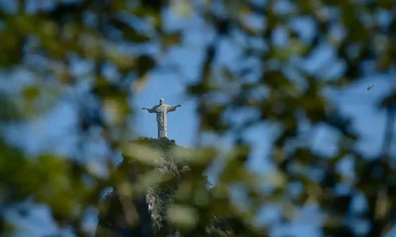 Cristo Redentor inicia plano para compensar impacto ambiental de 1,5 milhão de turistas