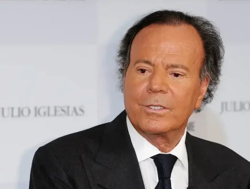 Julio Iglesias é alvo de nova denúncia por agressão sexual e trabalho forçado