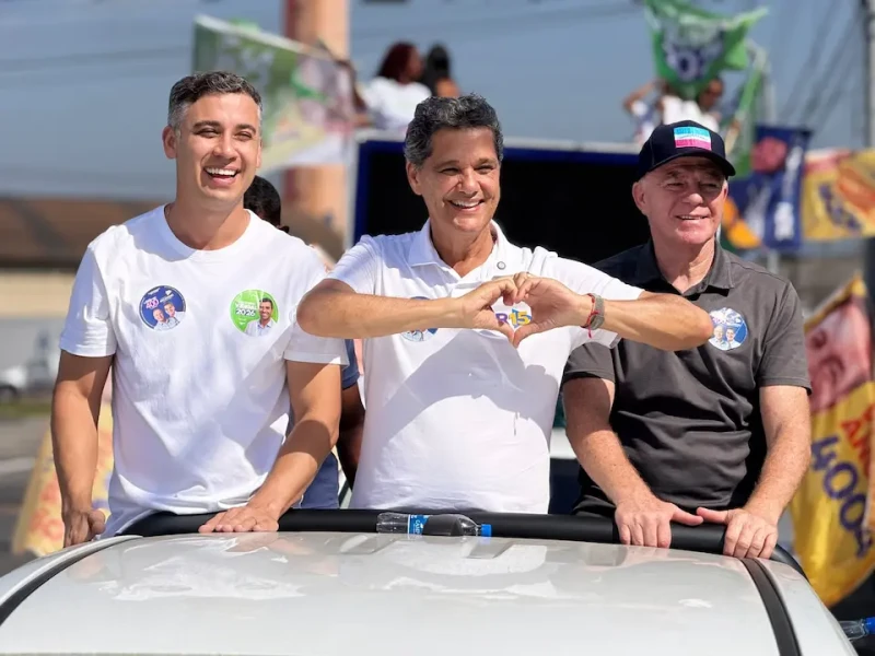 Ricardo Ferraço faz carreata na Serra ao lado de Casagrande e Weverson Meireles