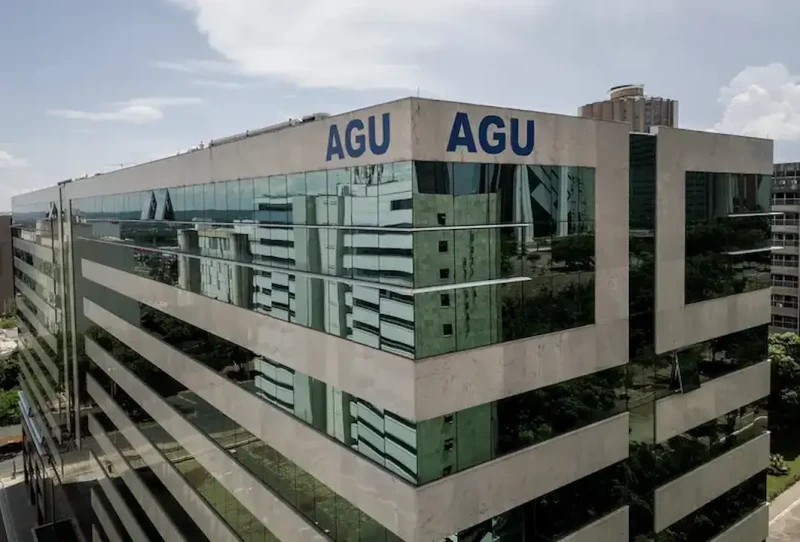 AGU deve recorrer nesta terça contra decisão de Mendonça que afastou diretor-geral da PF