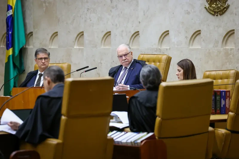 Fachin assume caso Moraes-Vorcaro e restringe julgamento de terça no STF